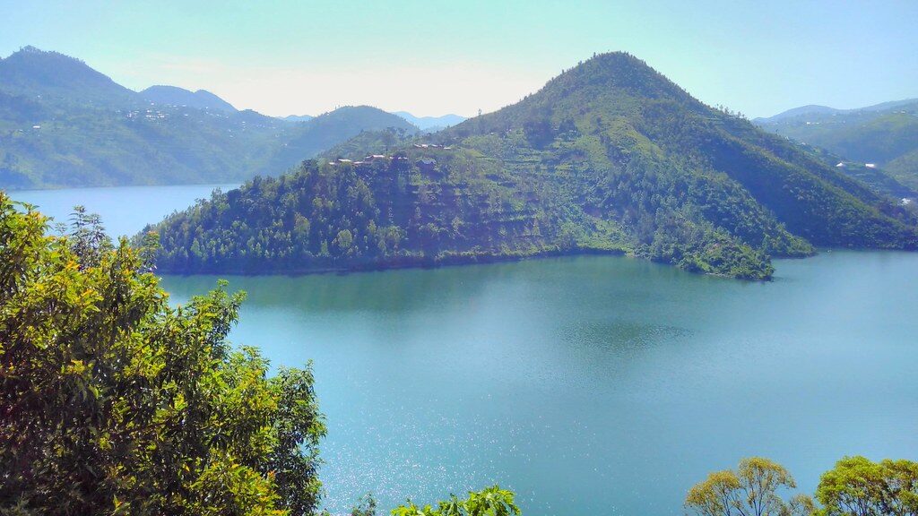 Umunyeshuri wo mu mujyi wa Kigali yarohamye mu Kiyaga cya Kivu ubwo yari yatembereye na bagenzi be