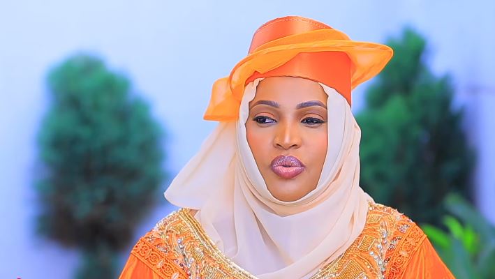 Mutoni Assia agarutse mu Rwanda nyuma y'imyaka ine muri Amerika: ubuzima bwo kubyara, agahinda n'urugendo rukomeye rwamuhinduye uwo ari we ubu