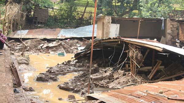 Rubavu: Umugore n'Umugabo ubwo bari bari gusambana bagwiriwe n'urukuta rw'inzu barimo bapfana n'umwana muto