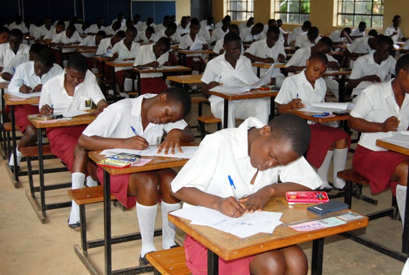 Abarimu bagaragaje impungenge ku buryo bushya buri gukoreshwa mu bizamini bya Leta